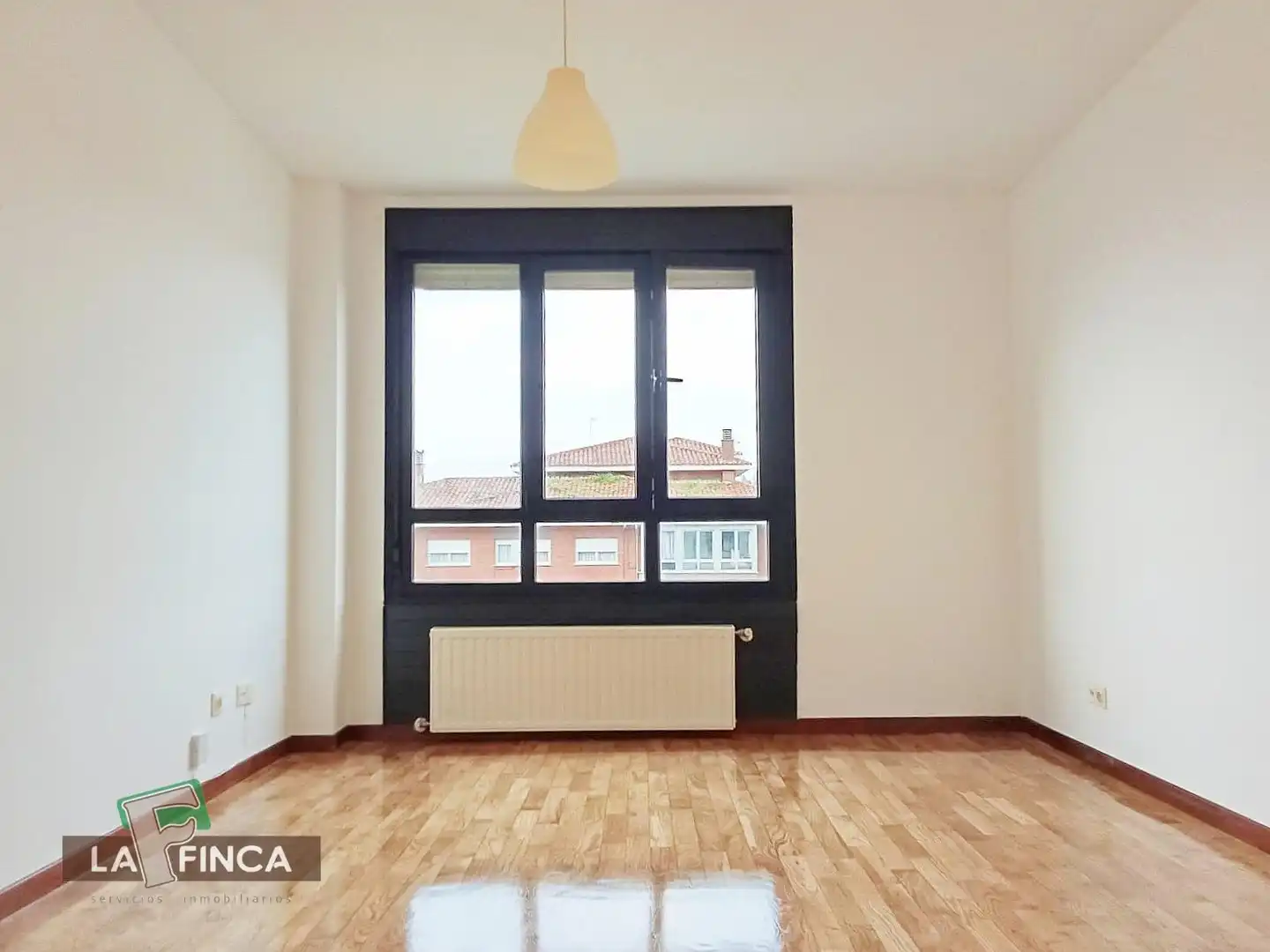 Habitación de Piso en venta en Castrillón con Calefacción, Parquet y Terraza