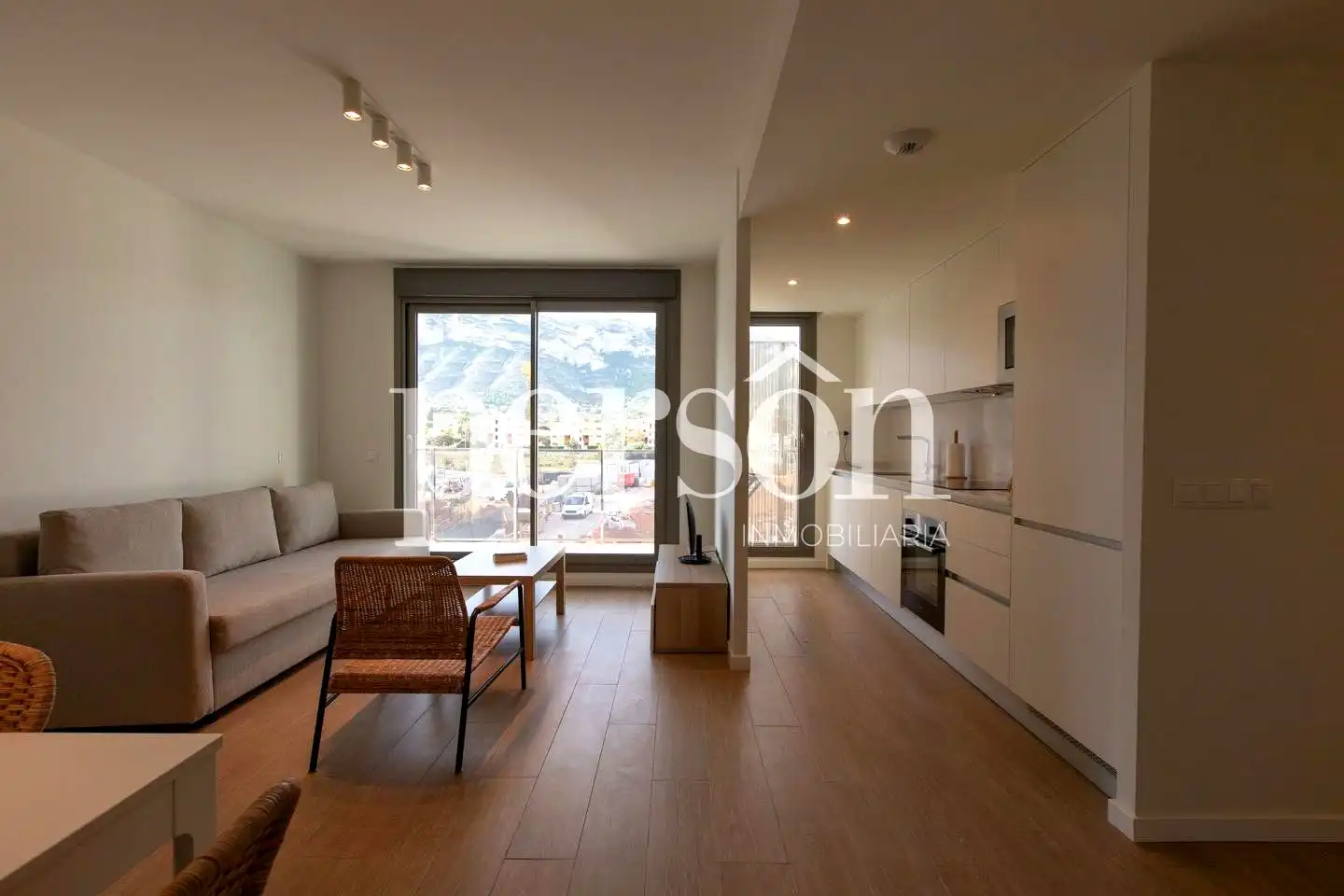 Sala de estar de Piso de alquiler en Dénia con Aire acondicionado, Terraza y Trastero