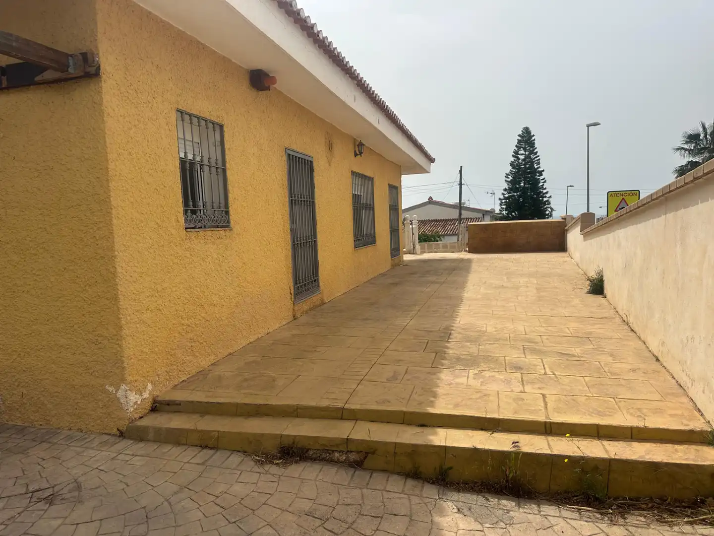 Exterior view of Houses for sale in Roquetas de Mar