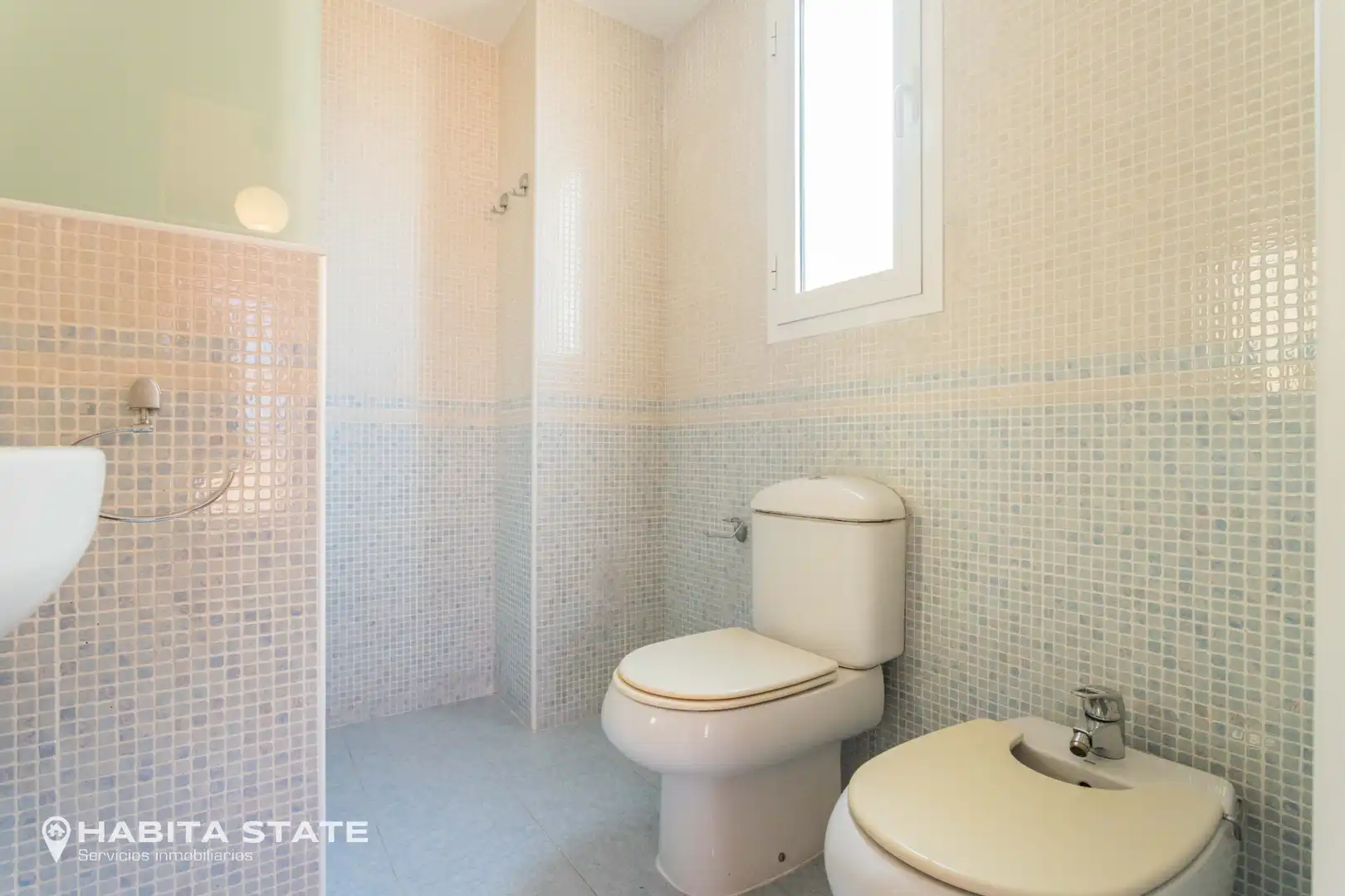 Baño de Apartamento en venta en El Ejido con Terraza, Amueblado y Horno
