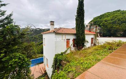 Vista exterior de Casa o xalet en venda en Lloret de Mar amb Jardí privat, Terrassa i Piscina