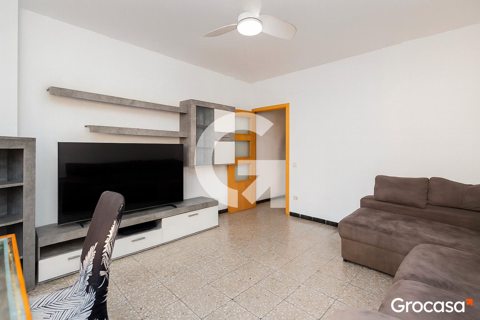 Living room of Flat for sale in L'Hospitalet de Llobregat  with Oven and Balcony