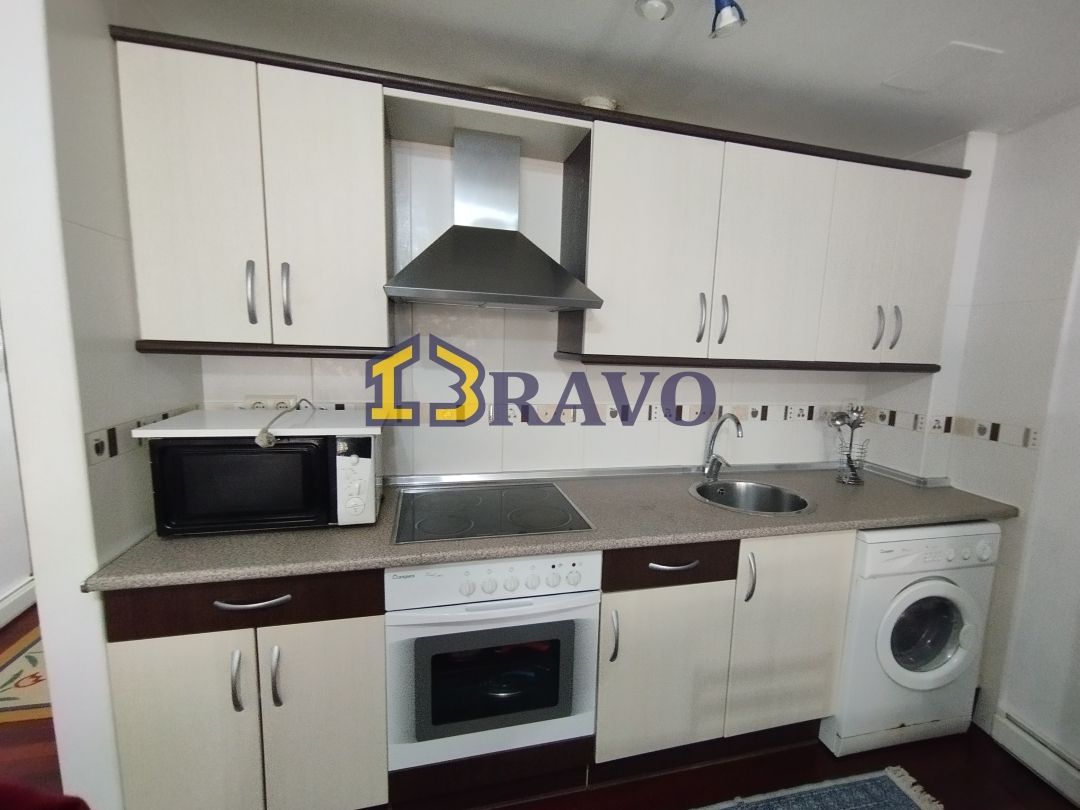 Cuina de Apartament en venda en Medina de Pomar amb Calefacció i Moblat