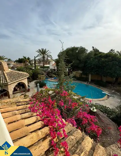 Detached house with pool for sale in Orihuela Costa