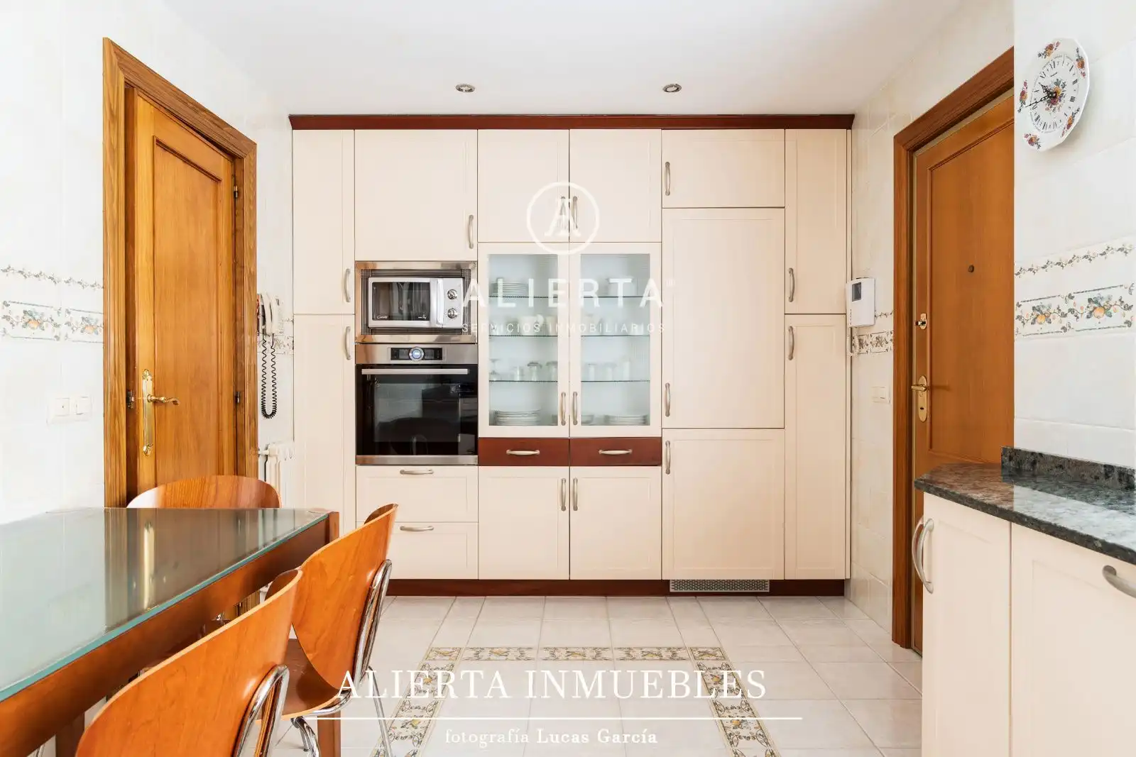Kitchen of Flat for sale in Zaragoza  with Air Conditioner, Heating and Terrace