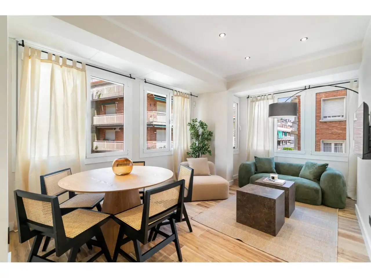 Living room of Flat for sale in Barcelona  with Air Conditioner, Heating and Furnished