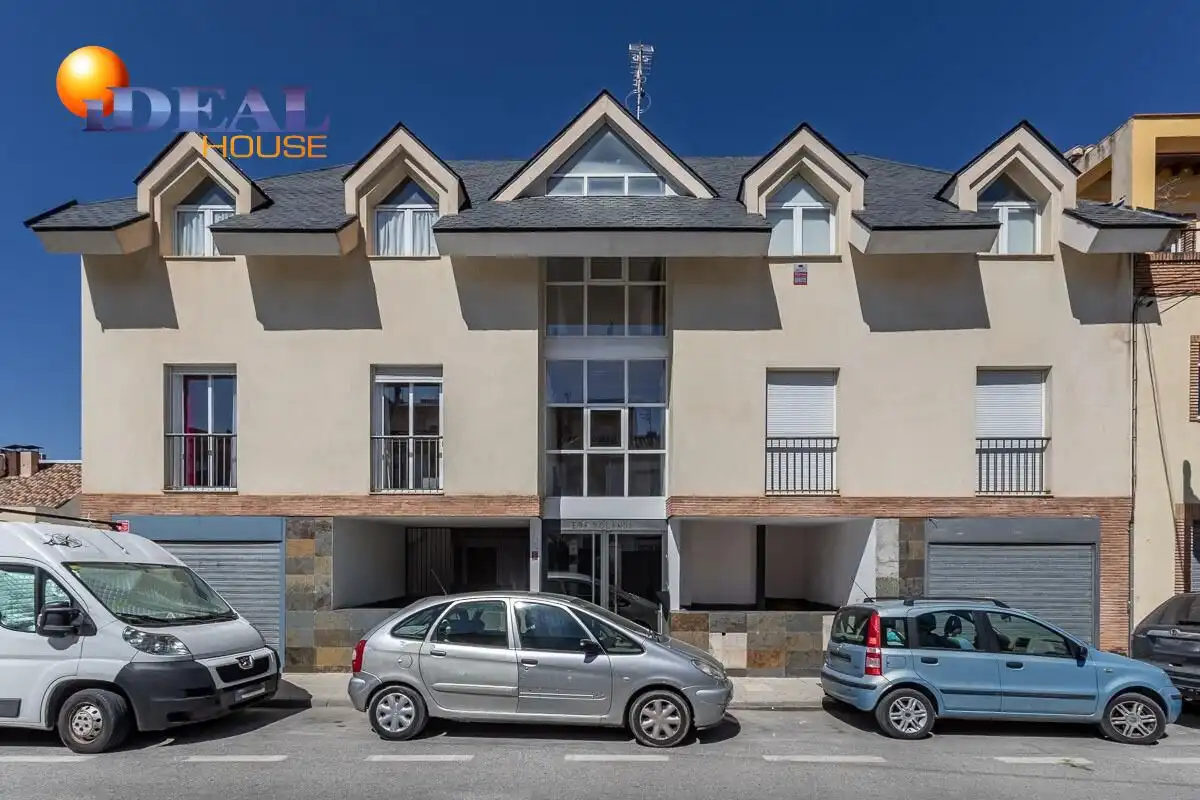 Flat with lift for sale in Barrio de la Vega