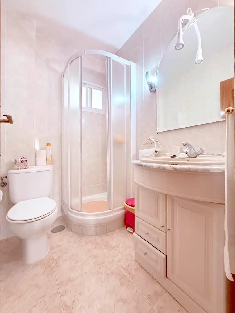 Baño de Piso en venta en Móstoles con Aire acondicionado, Calefacción y Terraza