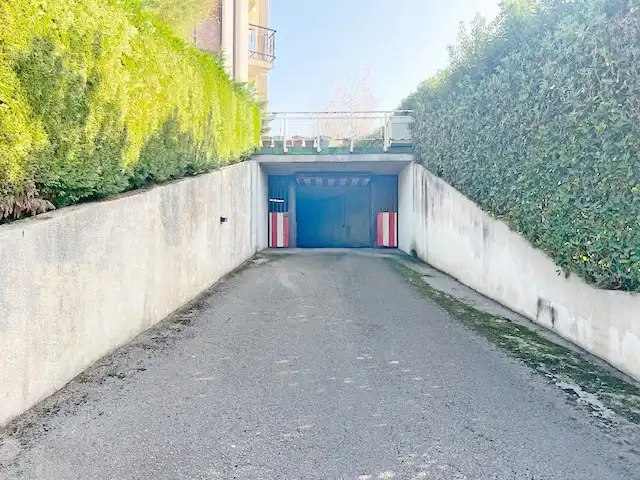 Parkplatz von Garage zum Verkauf in Marina de Cudeyo