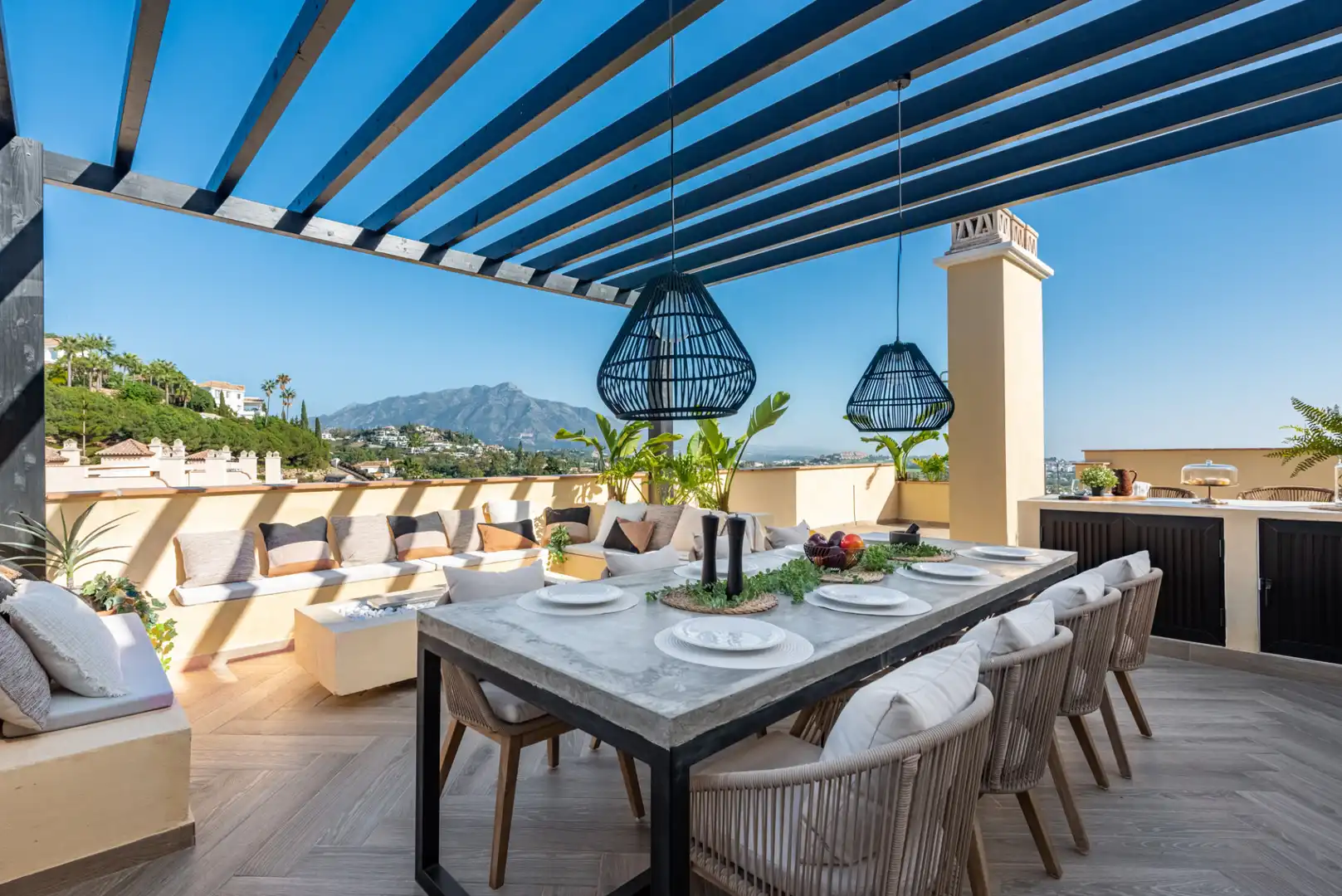Penthouse with pool for sale in Marbella Centro, imagen 2
