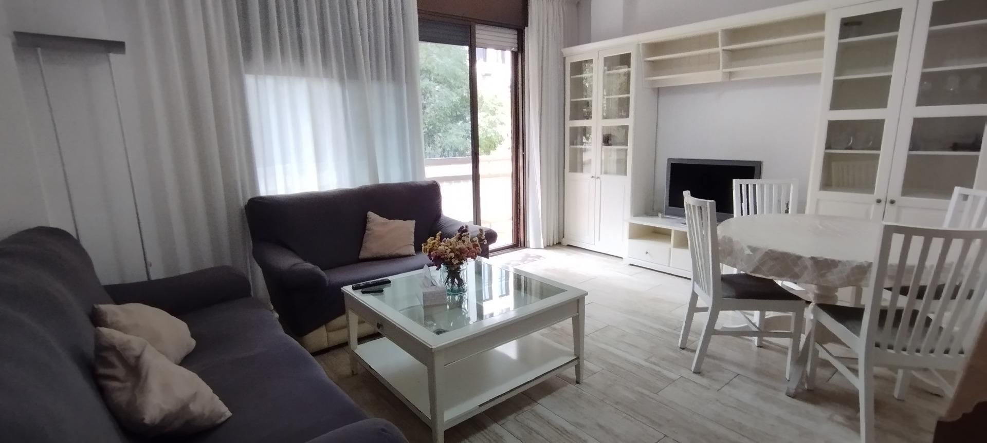 Sala d'estar de Pis en venda en  Barcelona Capital amb Parquet, Terrassa i Balcó