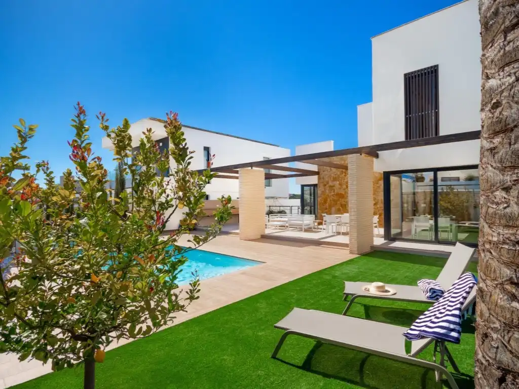 House with pool for sale in Calle Juan Marse-Cmor, imagen 2