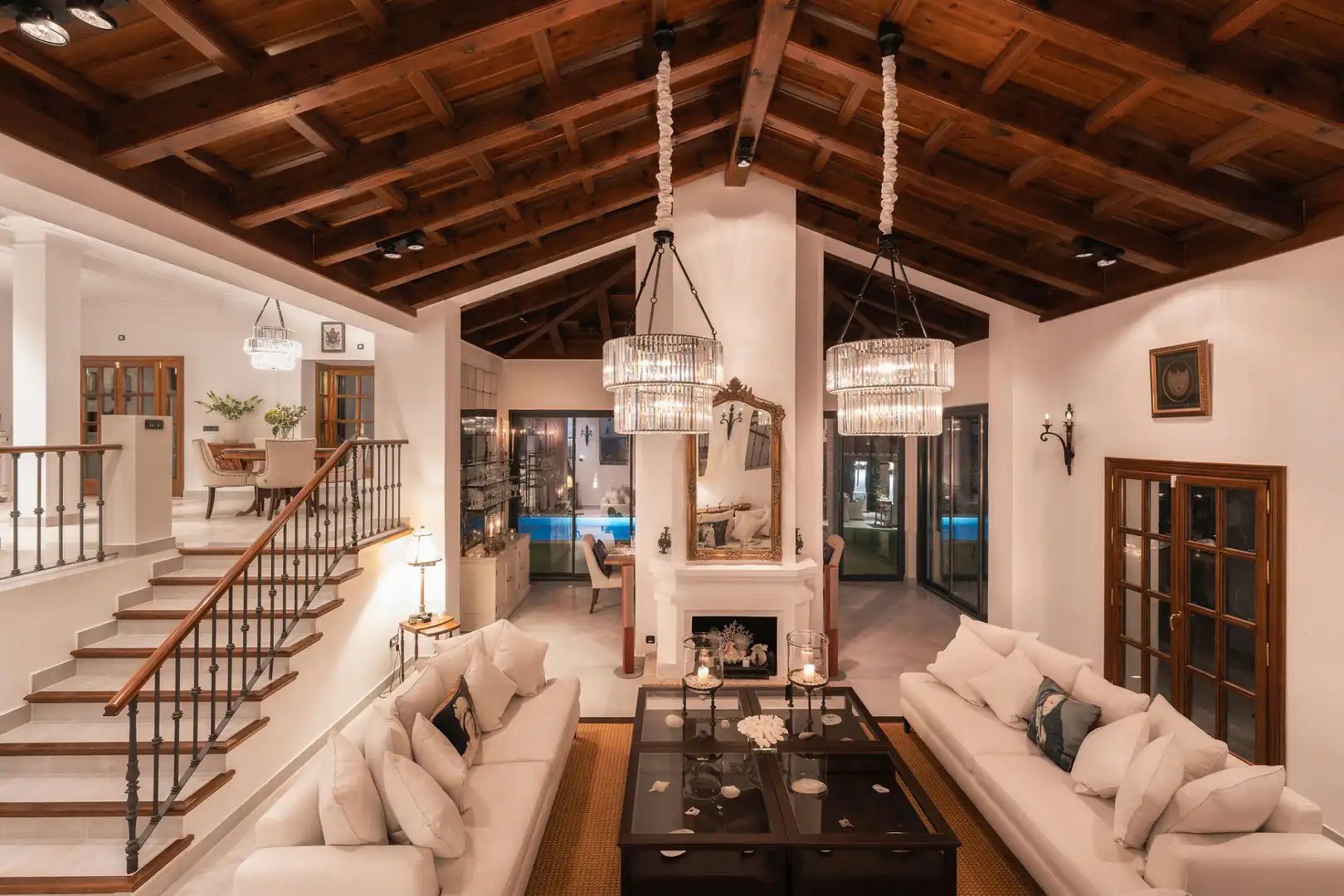 Living room of Houses for sale in Benahavís  with Air Conditioner, Private garden and Swimming Pool