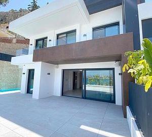 Photo 3 of Single-family semi-detached for sale in Calle la Cala , Playa Poniente, Alicante