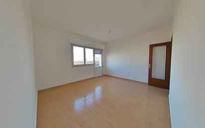 Living room of Flat for sale in Marcilla  with Terrace and Storage room