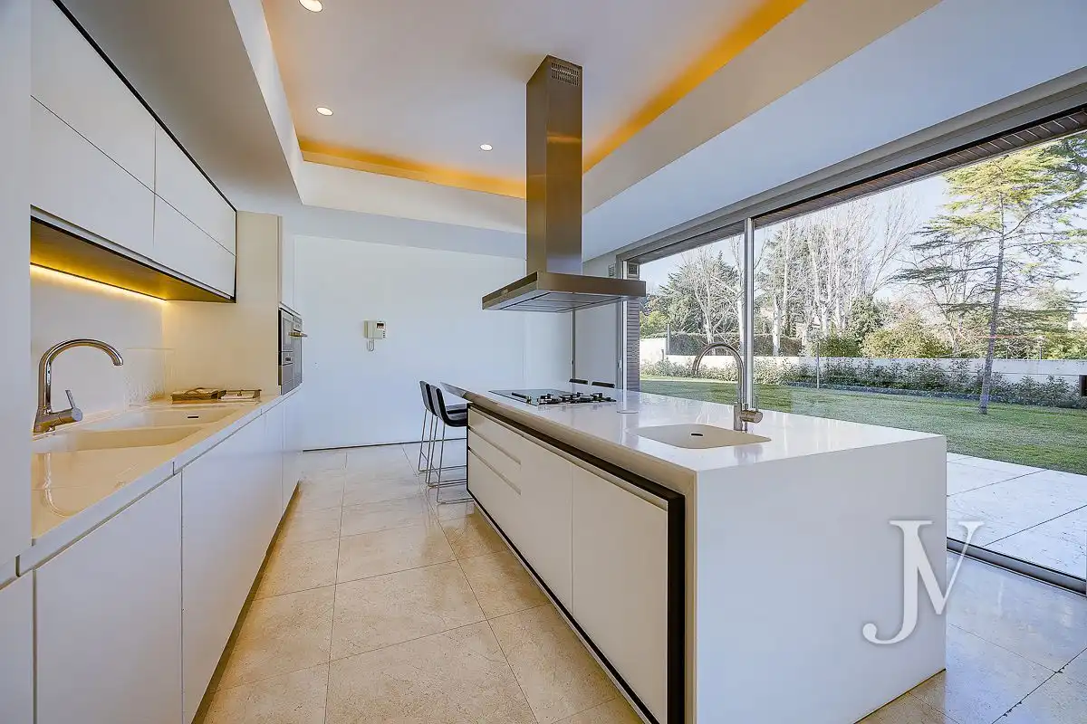 Kitchen of Houses for sale in Madrid  with Air Conditioner, Heating and Private garden