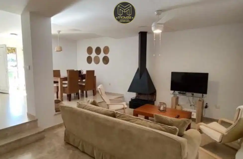 Sala d'estar de Casa adosada de lloguer en Manilva amb Aire condicionat