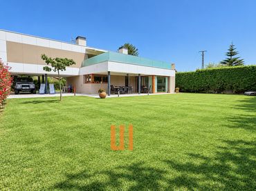 Villa mit Pool zum Verkauf in Rúa Cainzo