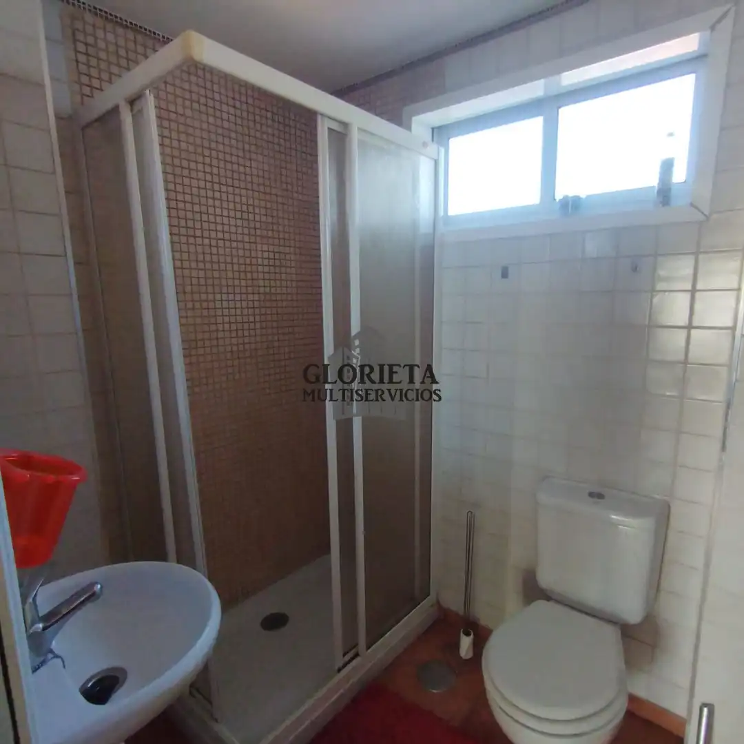 Baño de Piso en venta en Vigo  con Calefacción, Parquet y Terraza