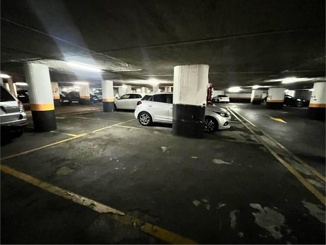 Garaje en Alquiler en De Isaac Peral en Gaztambide