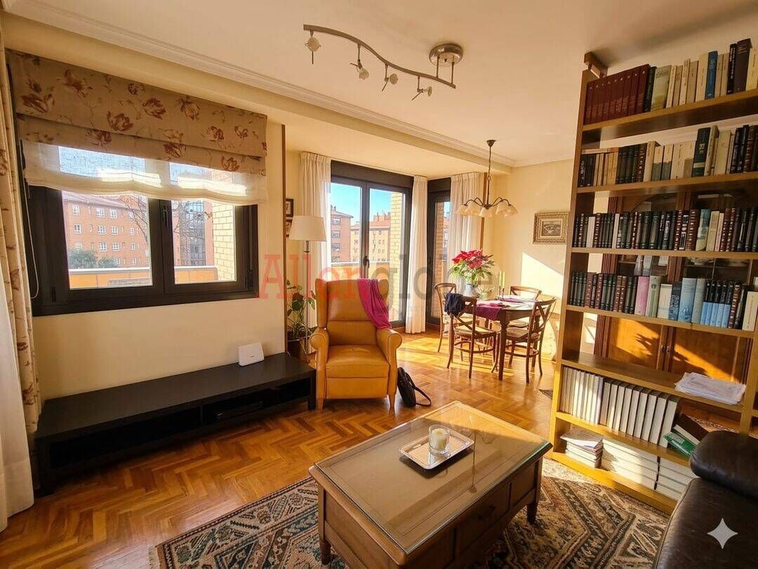 Living room of Flat for sale in Oviedo   with Heating, Private garden and Terrace