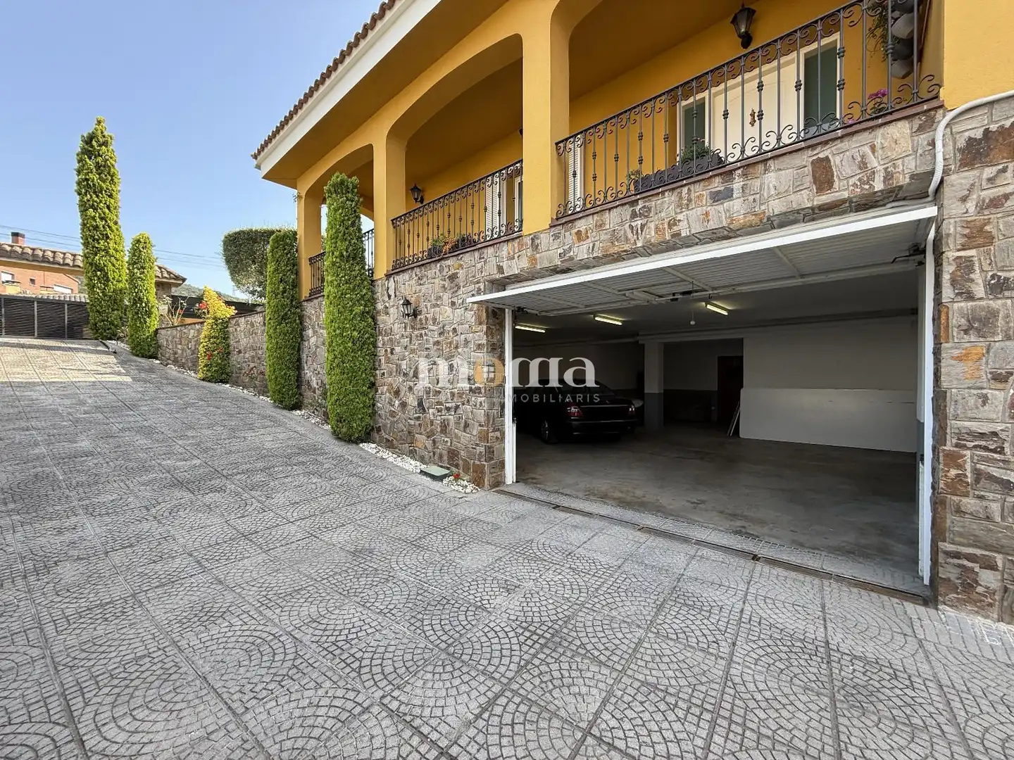 Vista exterior de Casa o xalet en venda en Montornès del Vallès amb Aire condicionat, Calefacció i Jardí privat