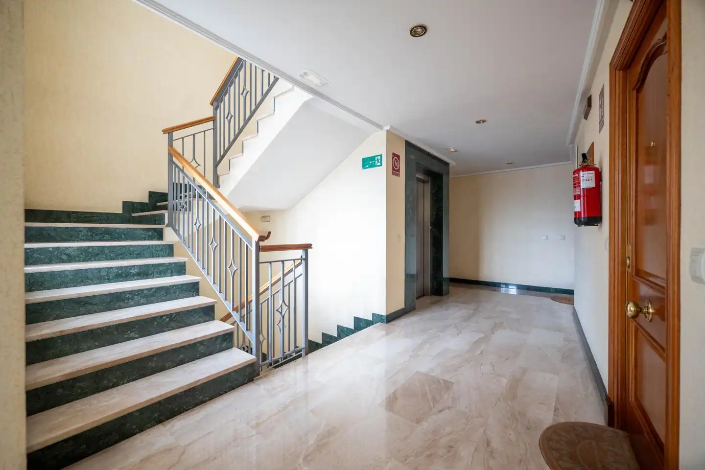Piso en venta en Ávila con Calefacción y Trastero