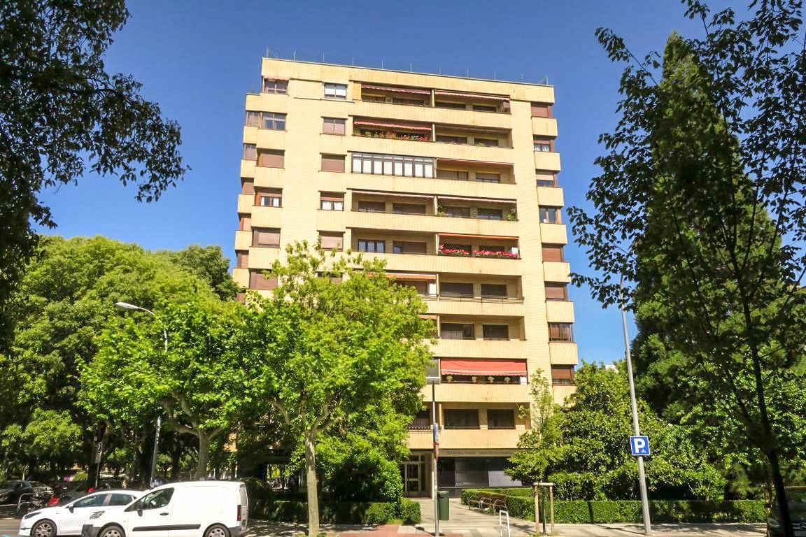 Vista exterior de Piso en venta en  Pamplona / Iruña con Calefacción, Terraza y Trastero