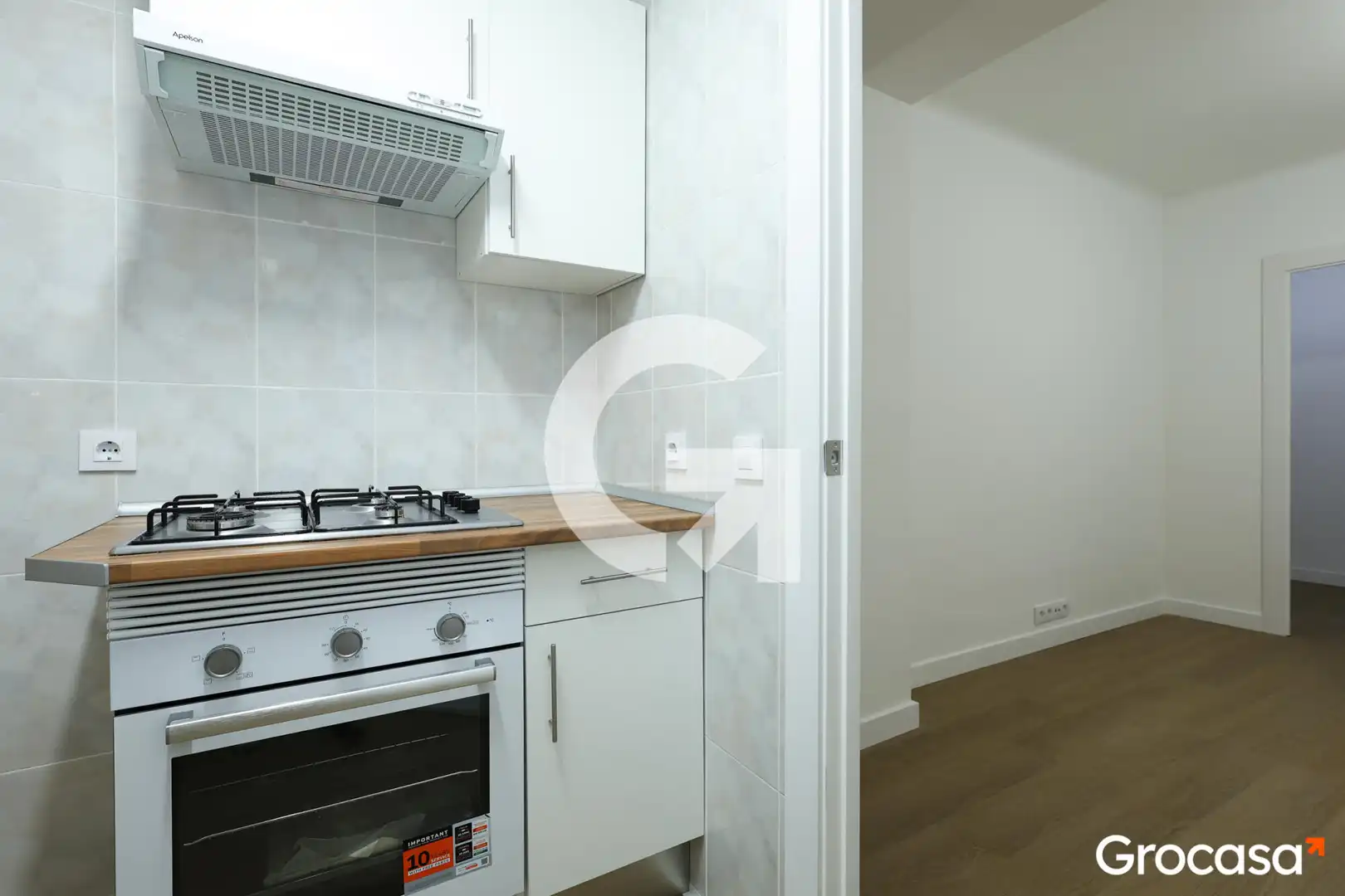 Cocina de Piso en venta en L'Hospitalet de Llobregat con Aire acondicionado, Calefacción y Horno