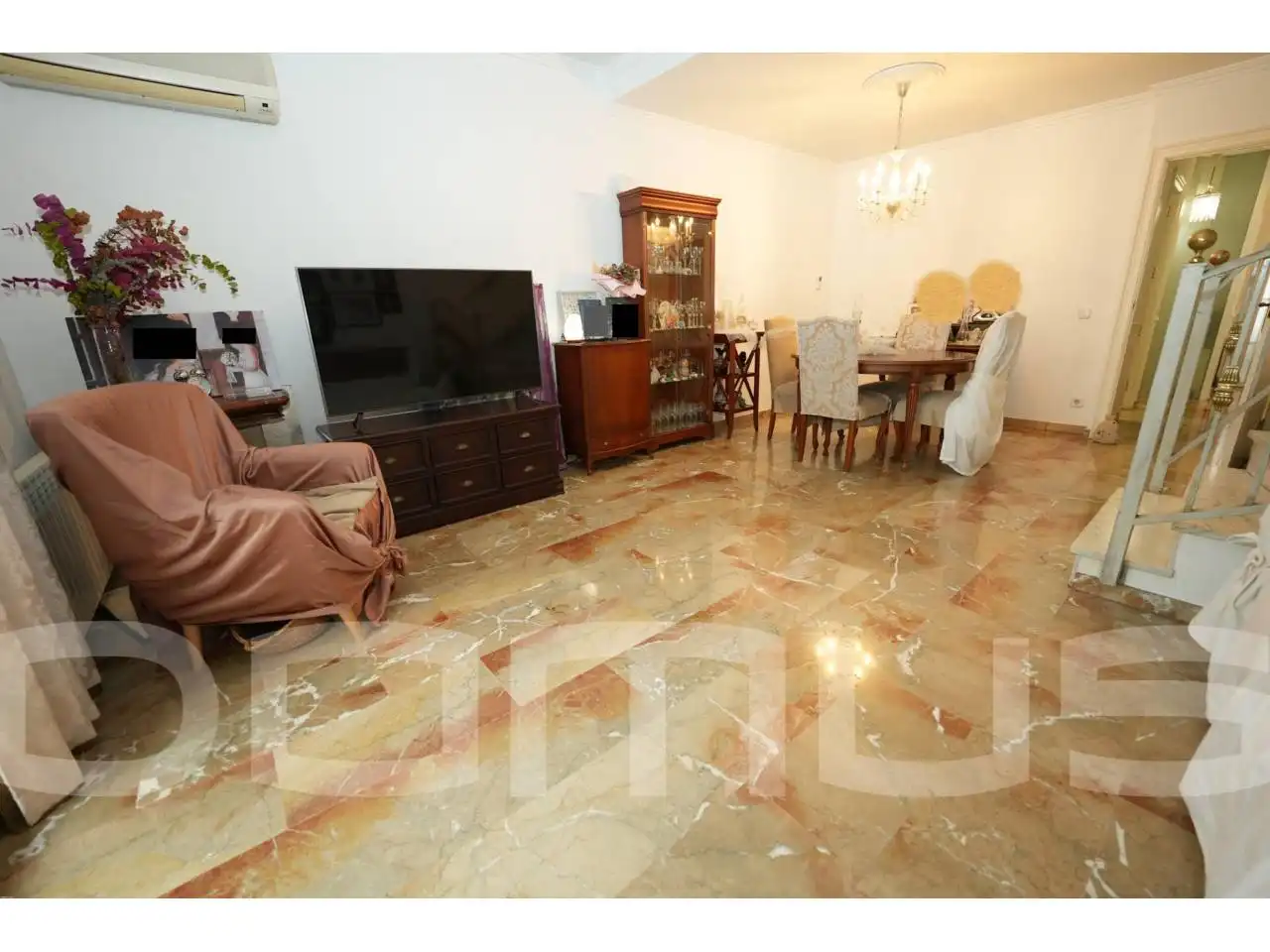 Sala d'estar de Casa adosada en venda en Sant Vicenç Dels Horts amb Aire condicionat, Calefacció i Terrassa