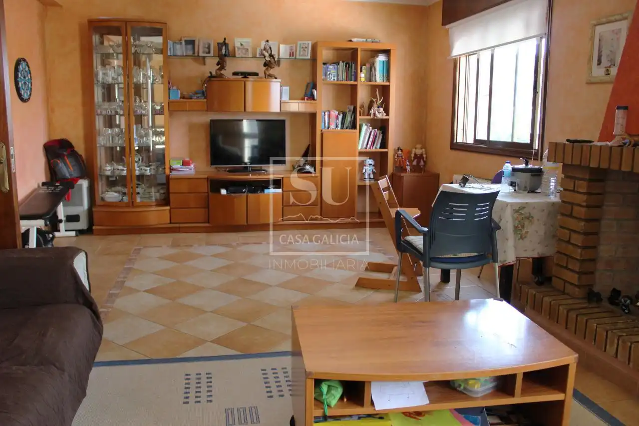 Sala d'estar de Casa o xalet en venda en Baiona amb Calefacció i Jardí privat