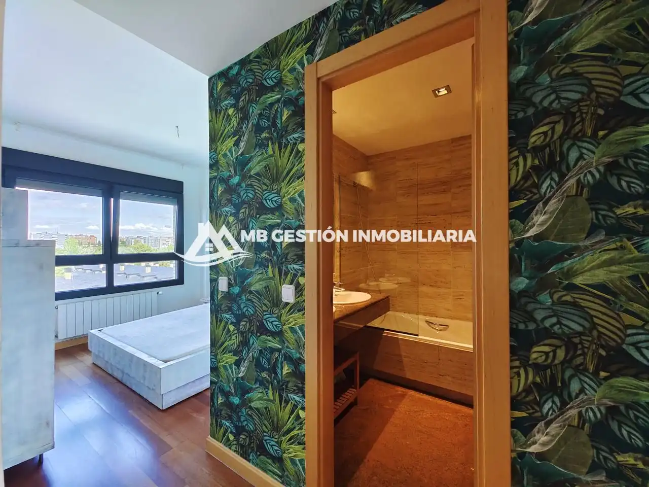 Bedroom of Attic for sale in Fuenlabrada  with Air Conditioner, Heating and Private garden