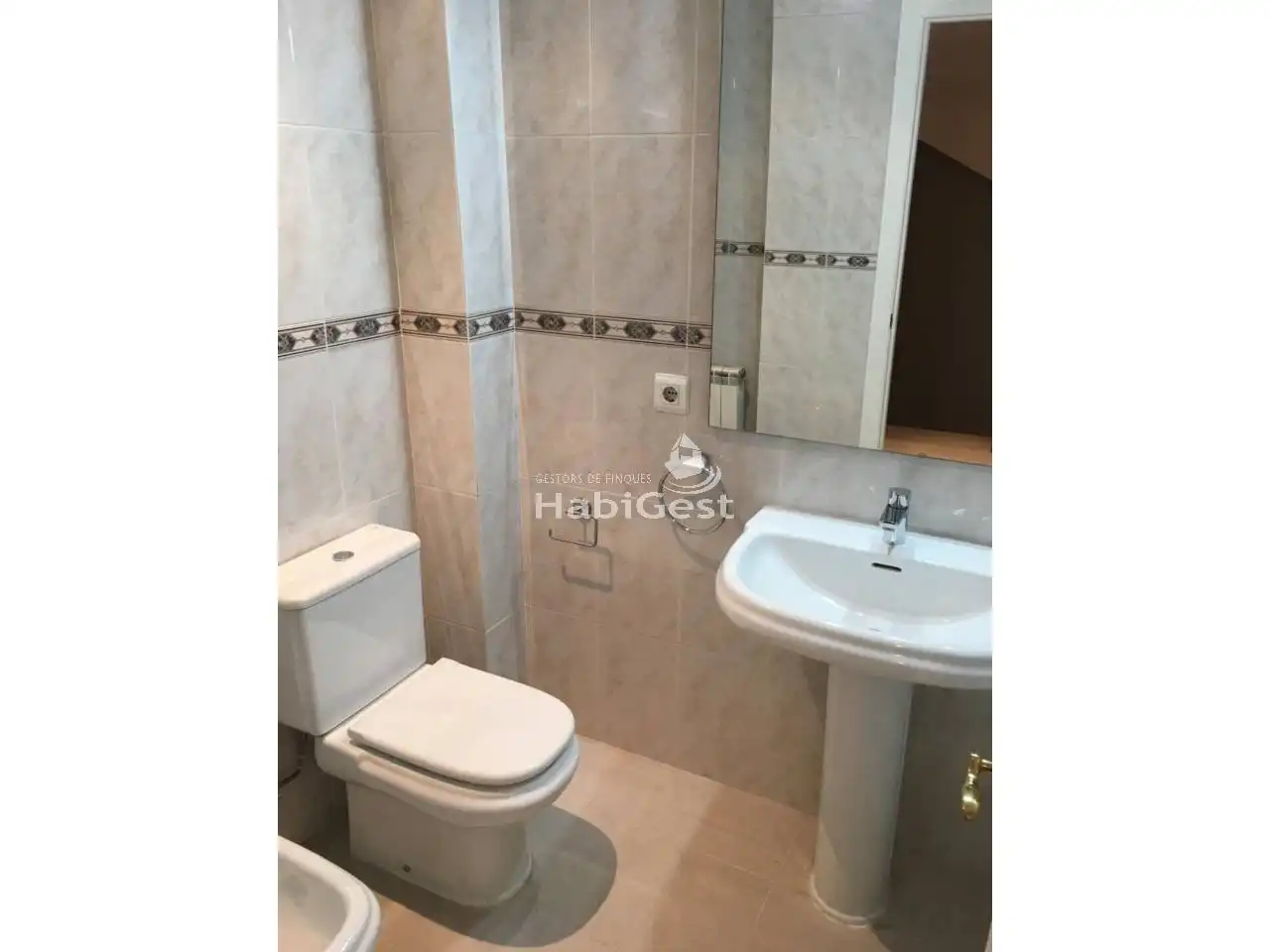 Baño de Casa adosada de alquiler en Quart con Aire acondicionado, Calefacción y Terraza