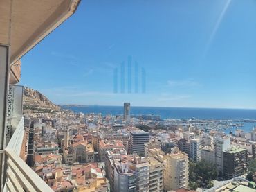 Piso con ascensor en venta en Calle Poeta Vila y Blanco 2-4