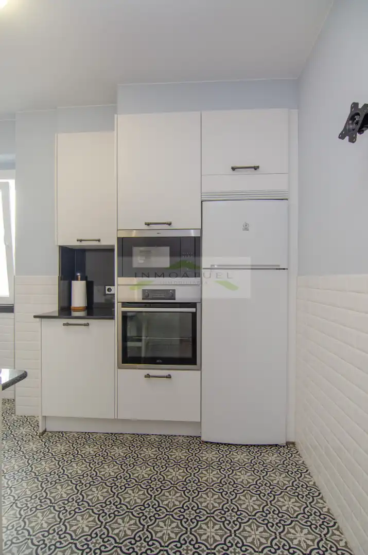 Küche von Wohnung zum Verkauf in A Coruña Capital  mit Heizung, Ofen und Waschmaschine