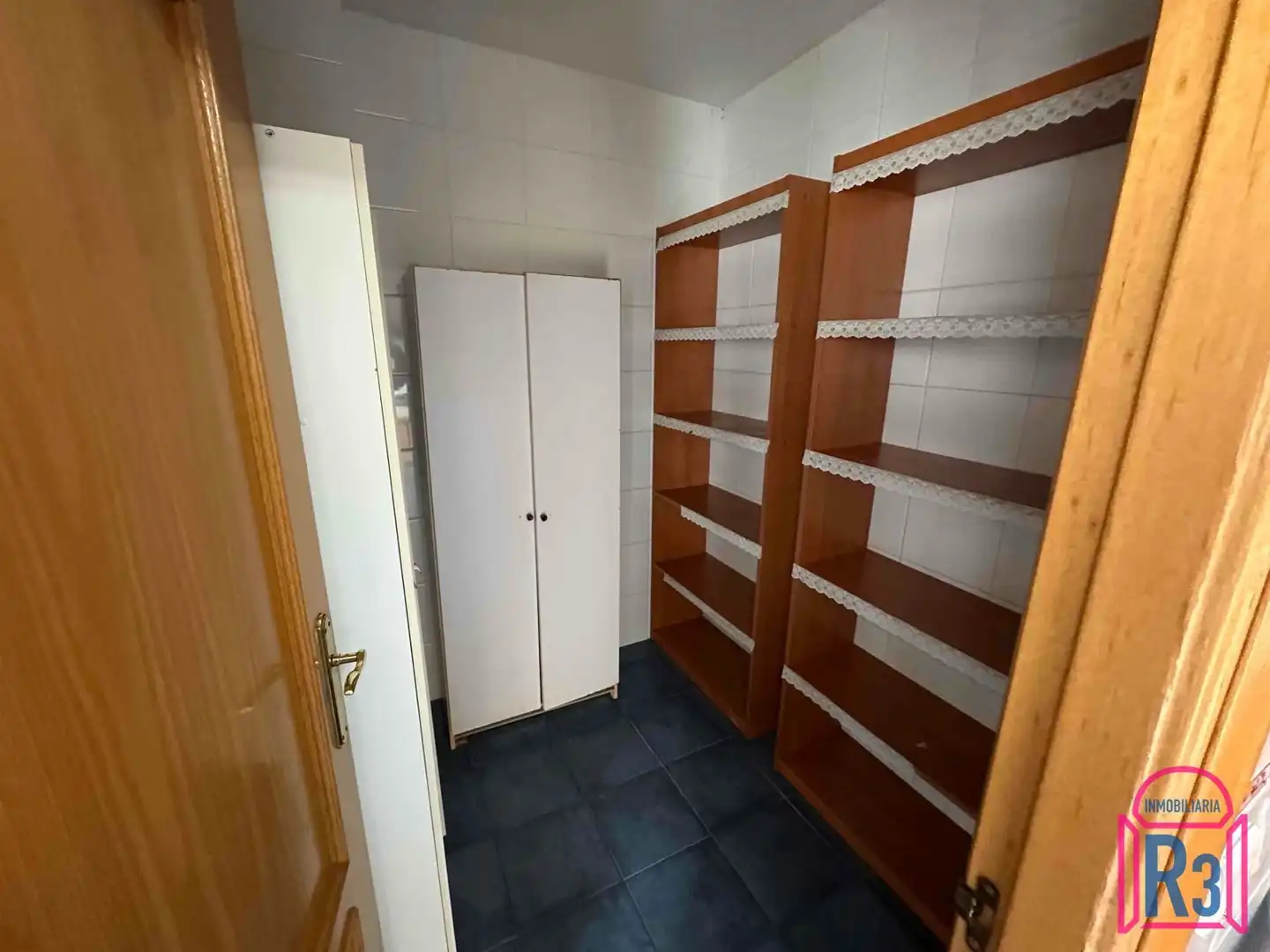 Cuina de Dúplex en venda en León Capital  amb Calefacció, Terrassa i Traster