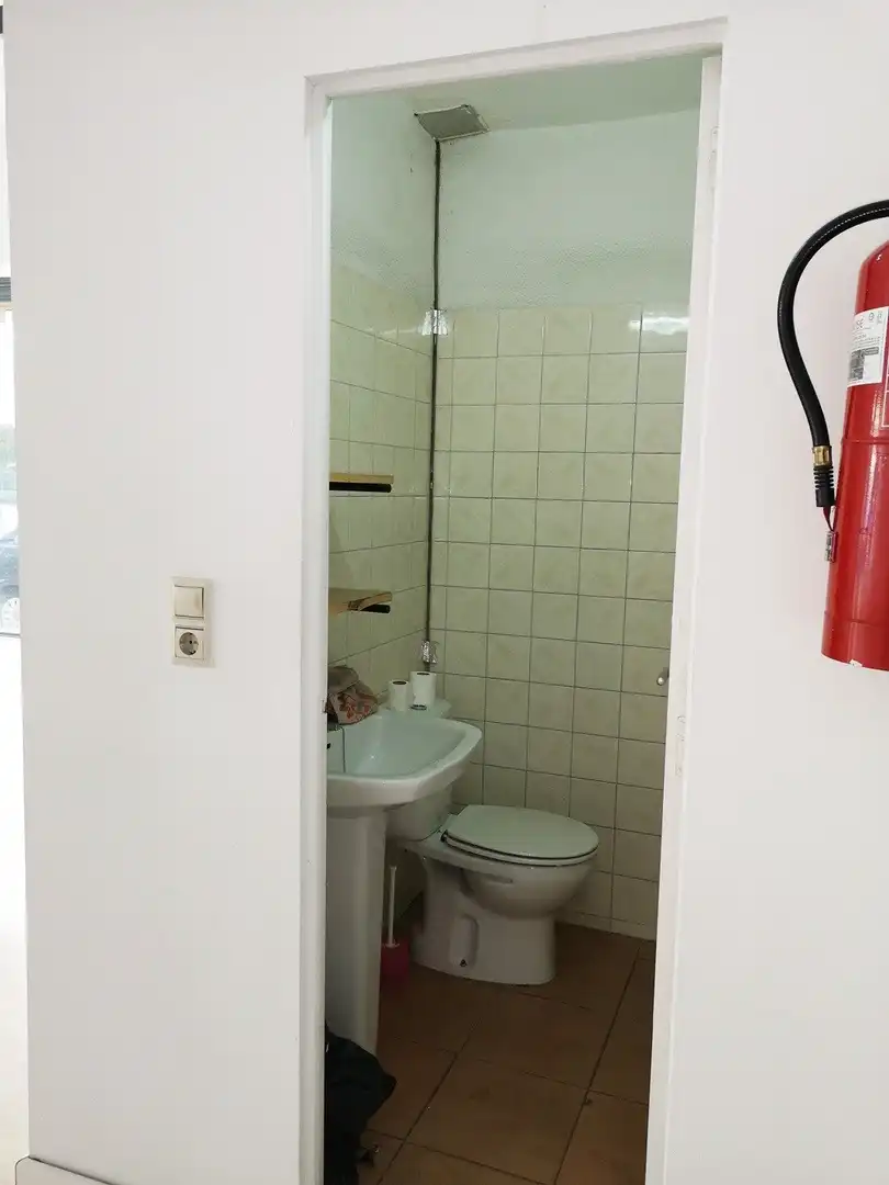 Baño de Local de alquiler en Elche / Elx con Aire acondicionado