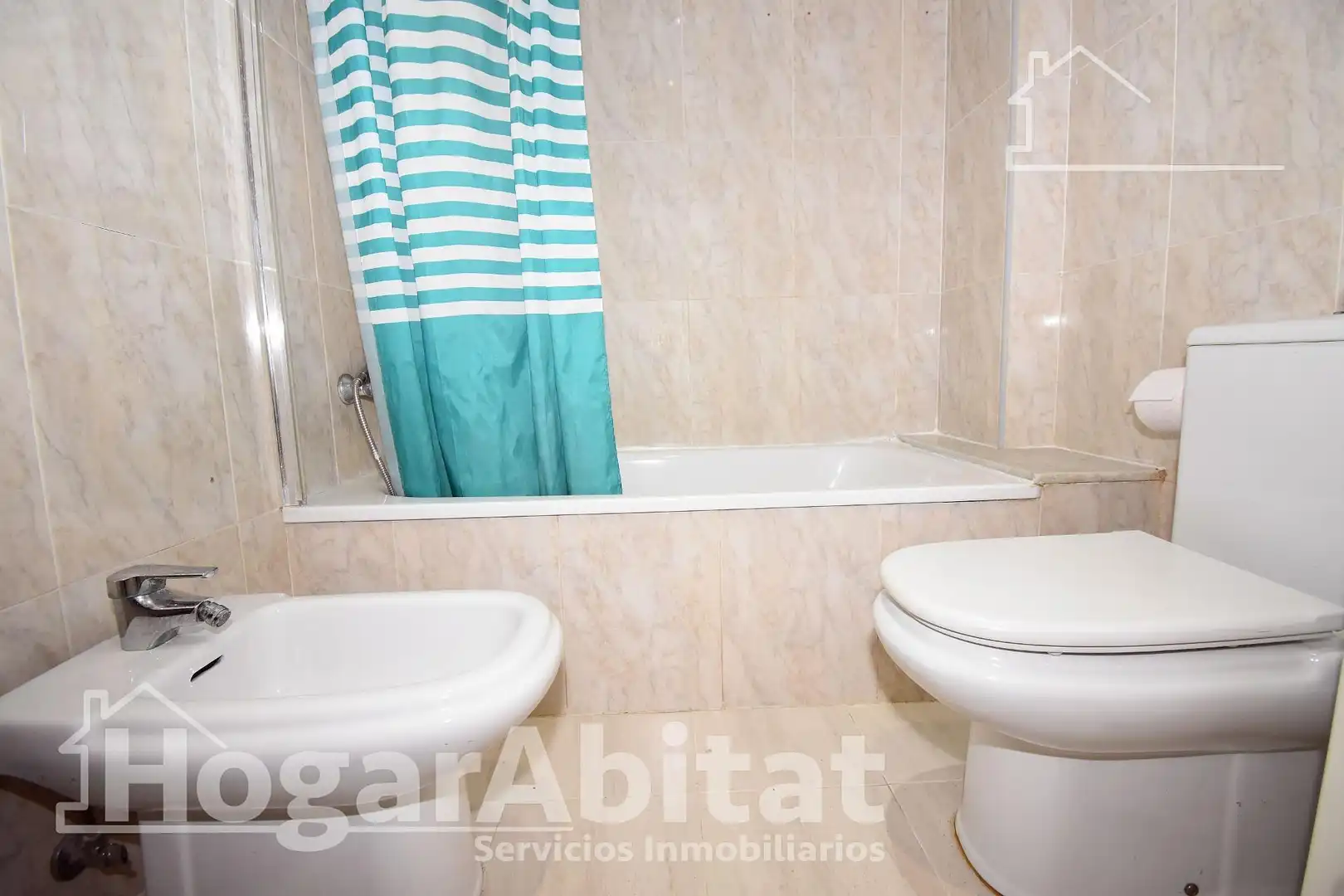 Bathroom of Flat for sale in Moncada  with Air Conditioner, Storage room and Balcony