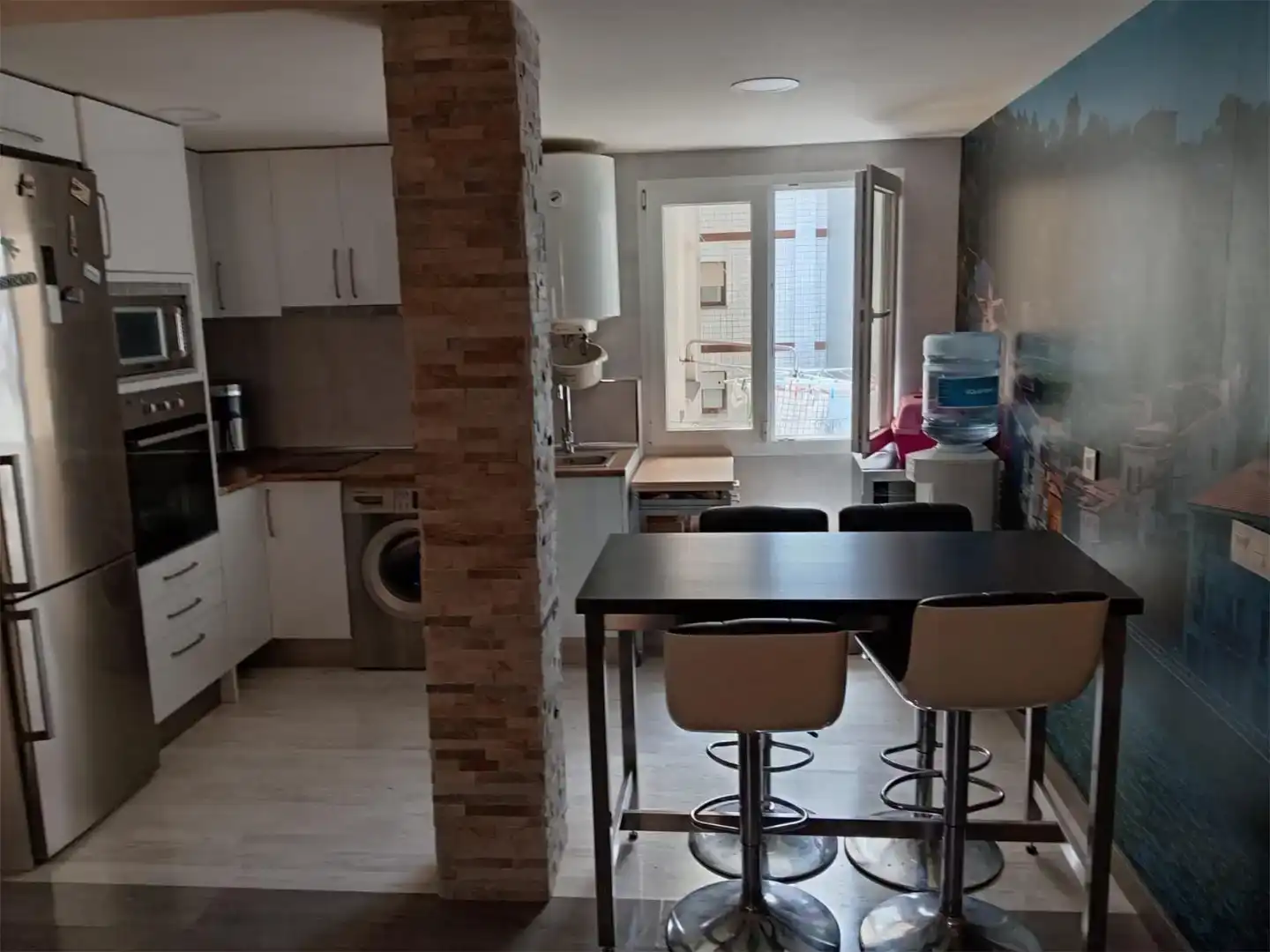 Cuina de Pis per a compartir en Gijón  amb Parquet i Moblat