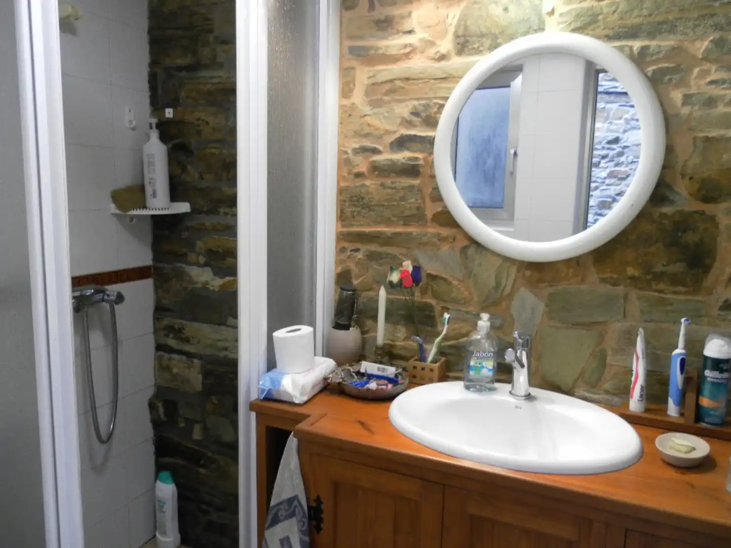 Bathroom of Detached homes for sale in Santa Colomba de Somoza  with Heating and Furnished