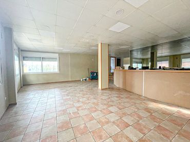 Local comercial en alquiler en Plaça Bascara
