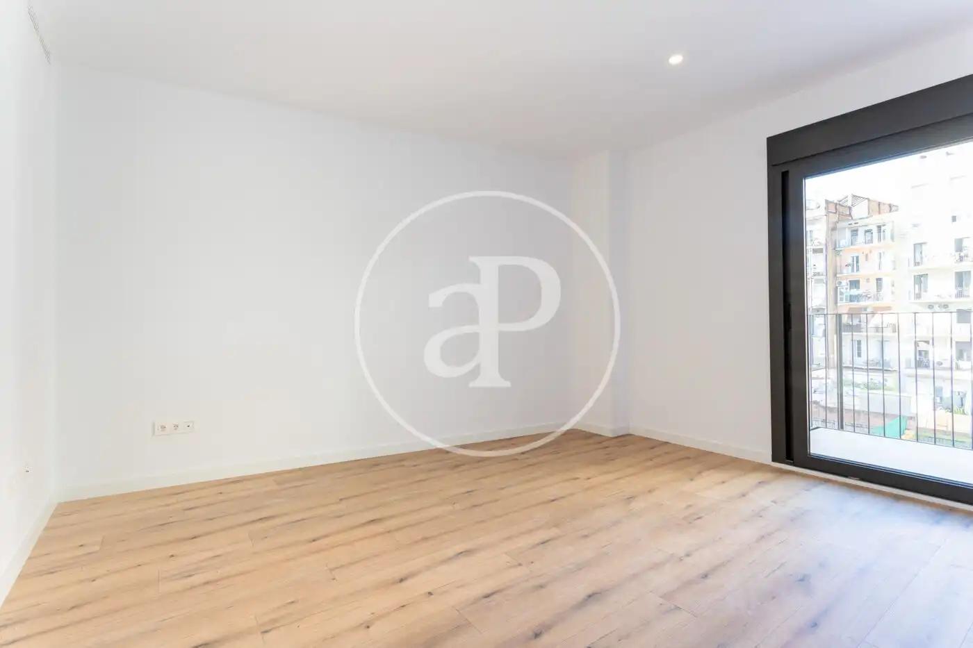 Flat for rent in  Barcelona Capital  with Air Conditioner, Heating and Terrace