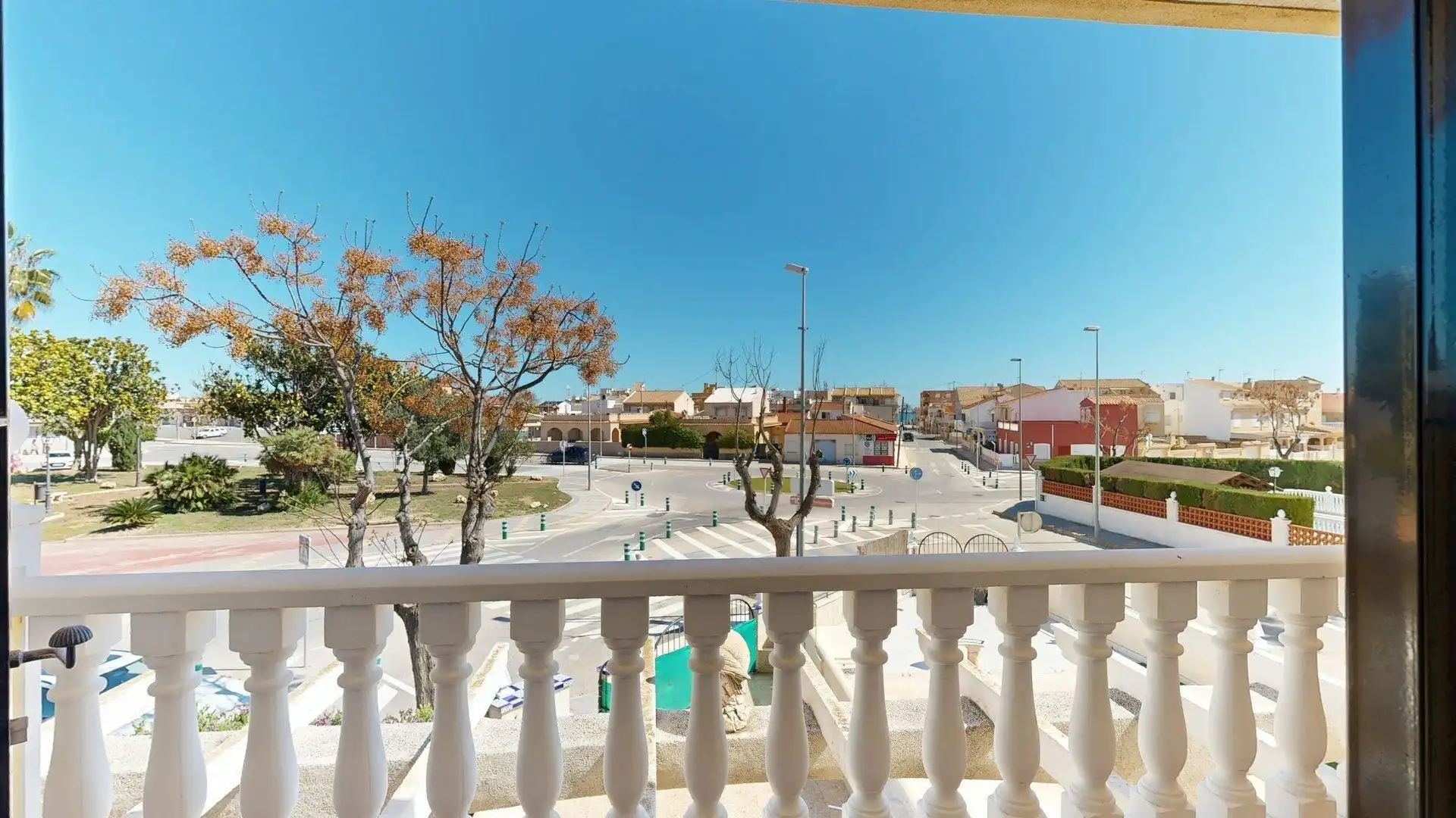 Vista exterior de Casa adosada en venta en Pilar de la Horadada con Jardín privado, Terraza y Balcón
