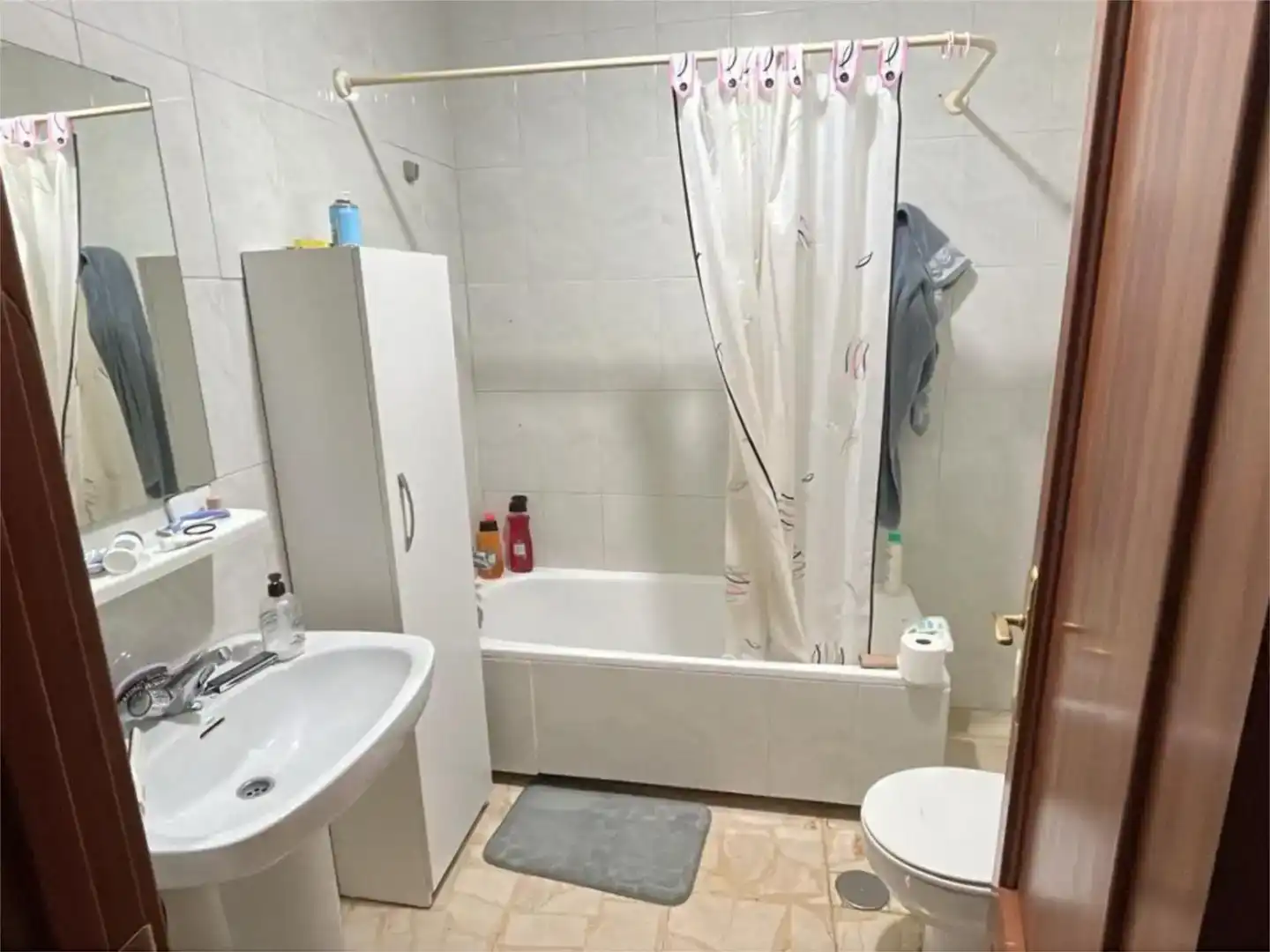 Bathroom of Flat for share in Villacañas  with Air Conditioner and Furnished