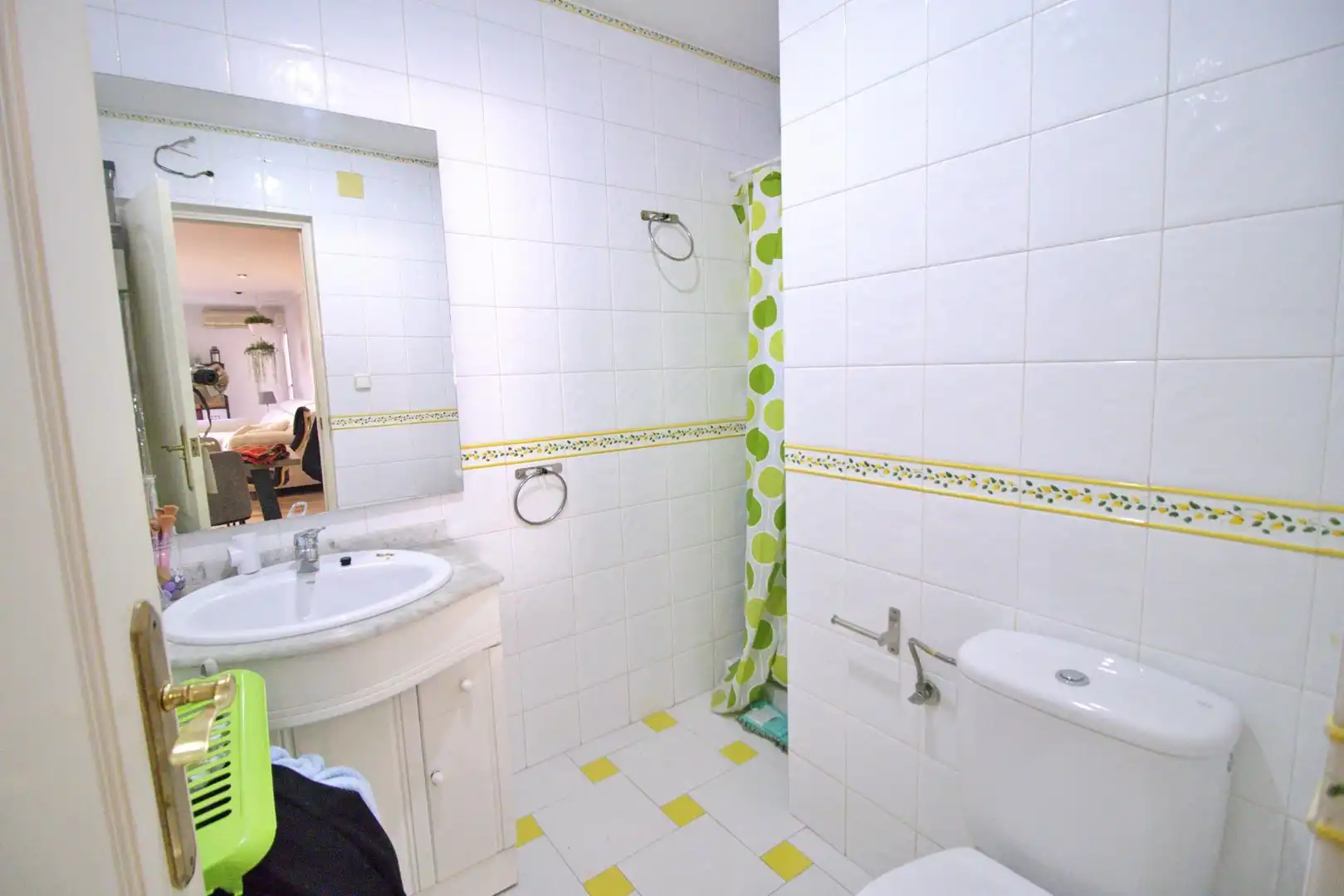 Badezimmer von Dachboden zur Miete in Elche / Elx mit Balkon