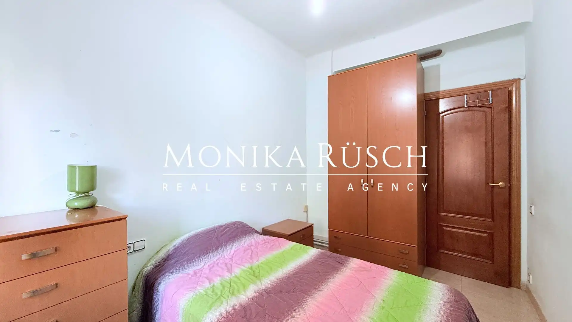 Schlafzimmer von Wohnung zum Verkauf in Barcelona mit Klimaanlage, Heizung und Terrasse