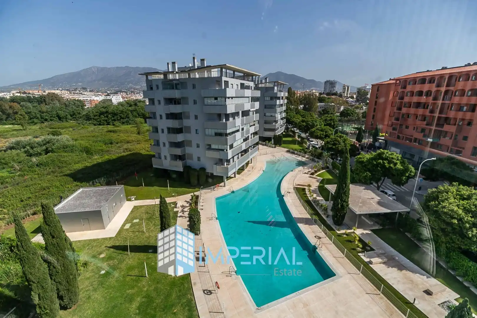 Swimming pool of Flat for sale in Fuengirola  with Air Conditioner, Heating and Terrace