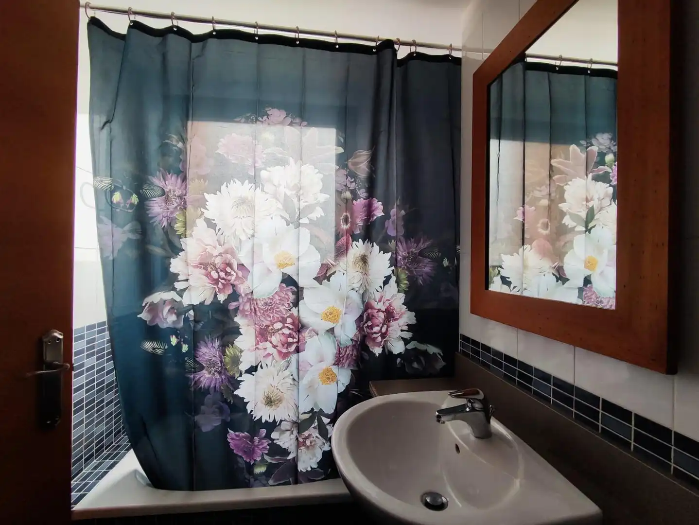 Baño de Apartamento en venta en Benidorm con Aire acondicionado, Calefacción y Jardín privado