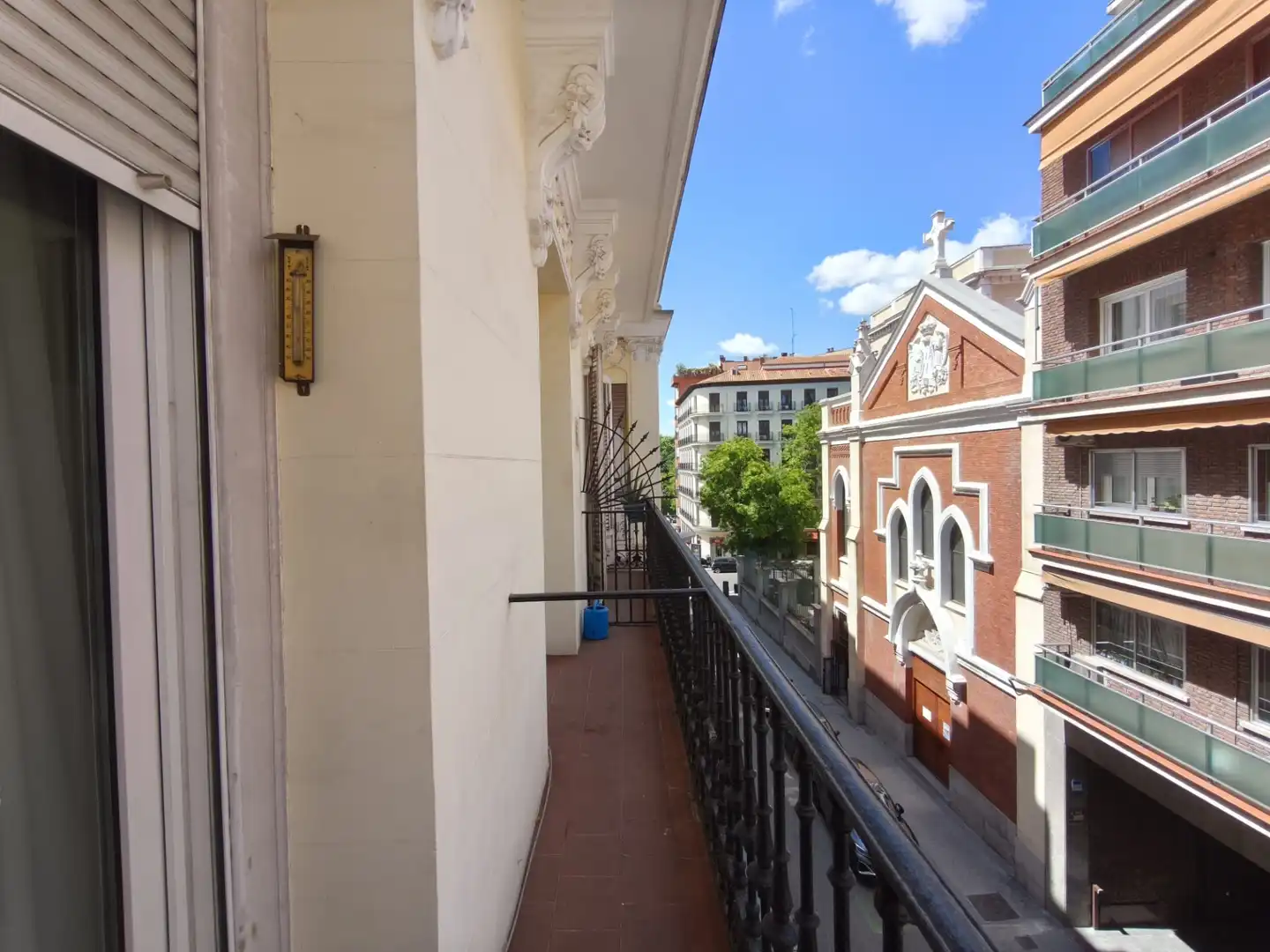 Terraza de Piso en venta en Madrid con Balcón y Alarma