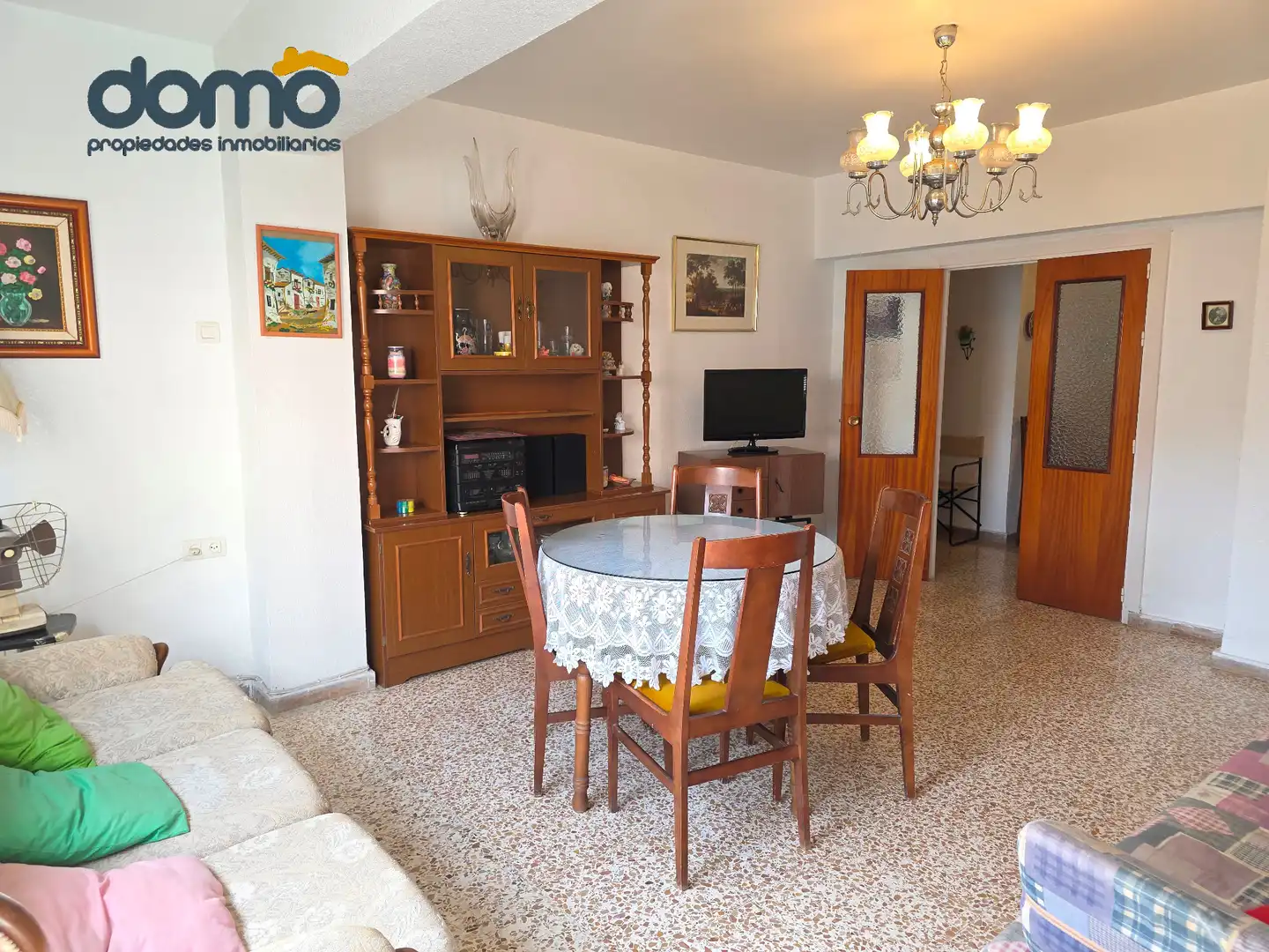 Sala d'estar de Pis en venda en Almería amb Moblat i Balcó